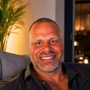 Bellen met live helderziende Dennis